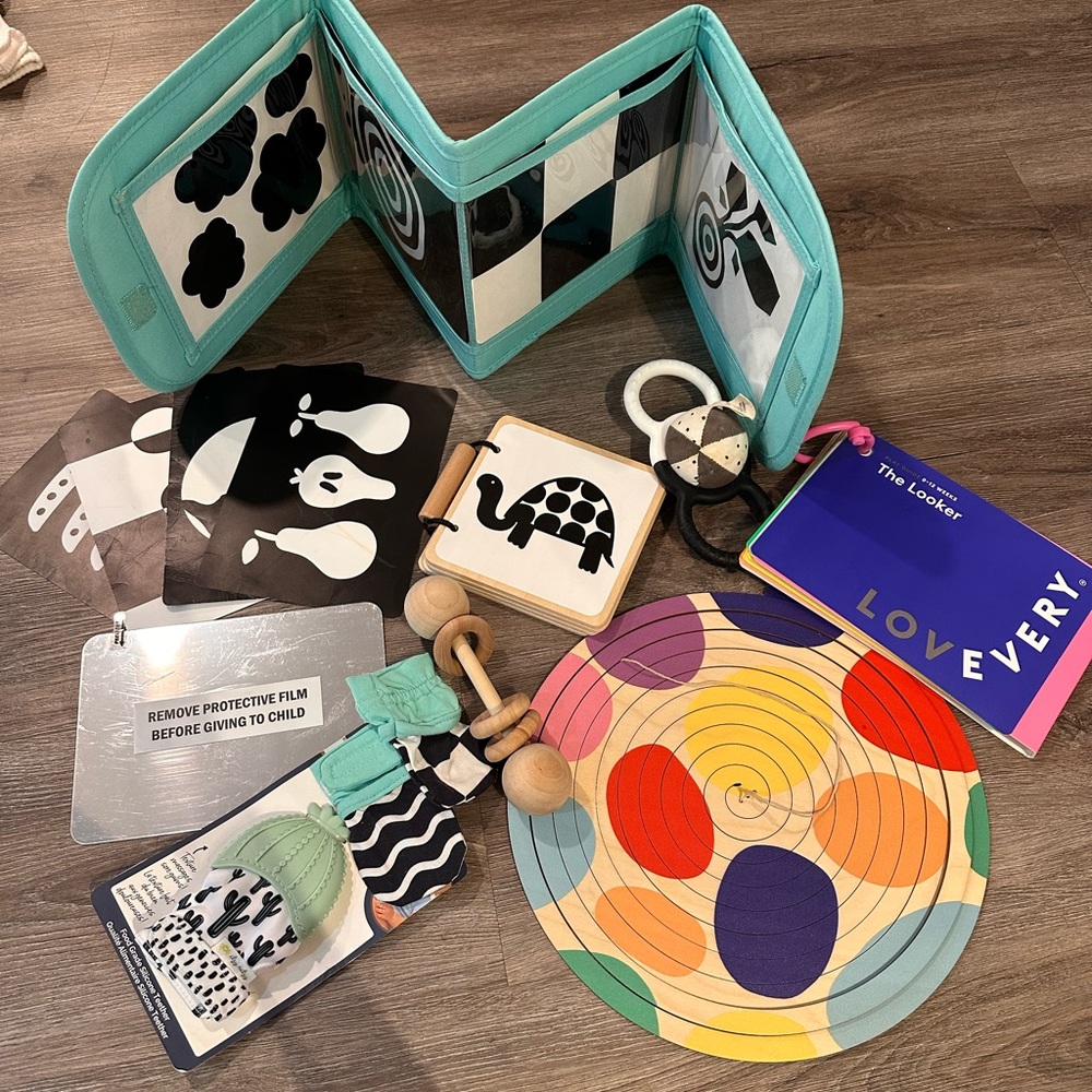 Lovevery The Looker Playkit 0-12 weeks Toys